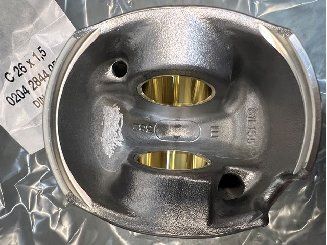 Поршень в сборе 028PI00155002 MAHLE