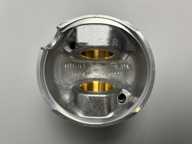 0308702 MAHLE Поршень в комплекте на 1 цилиндр, 2-й ремонт (+0,50) купить в Сумы