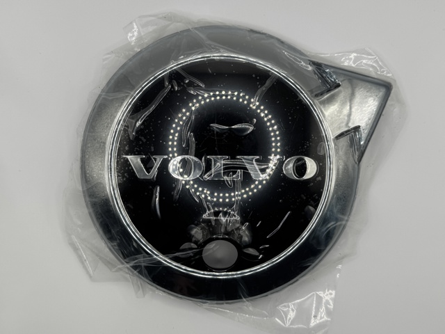 Эмблема на решетку радиатора 32337964 VOLVO