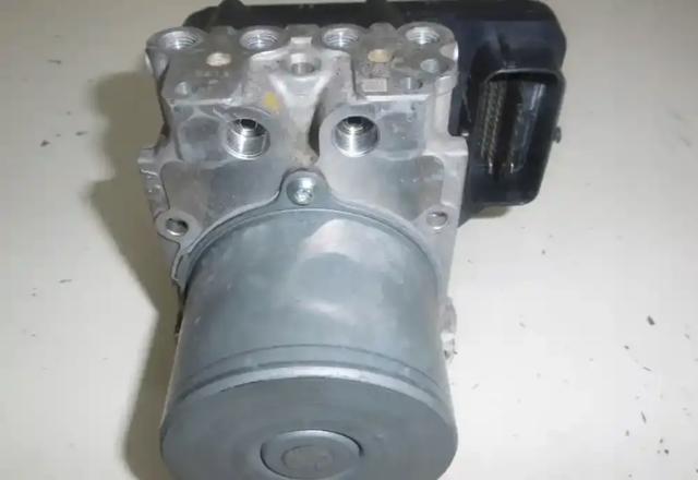 NISSAN 476604GB1A Блок управления АБС (ABS) гидравлический в наличии Винница