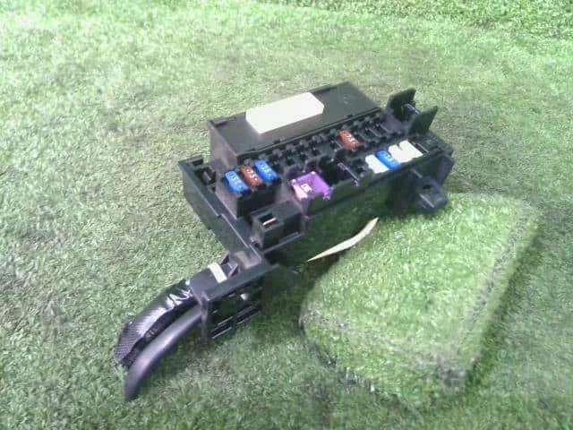 KD4566730 MAZDA Блок предохранителей задний салонный купить в Ирпень