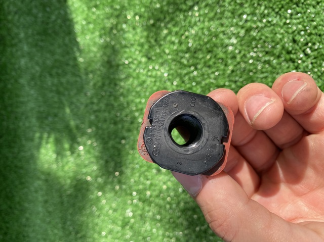 MERCEDES 1695040114 Подушка крепления радиатора верхняя в наличии Ирпень