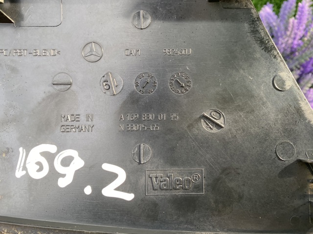MERCEDES A1698300175 Заглушка жабо боковая в наличии Харьков