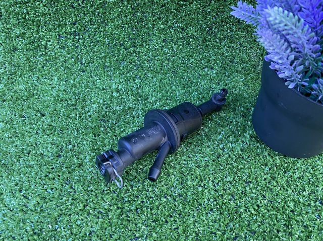 Главный цилиндр Mercedes A