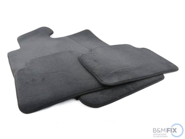 Комплект резиновых ковриков 51477426317 BMW