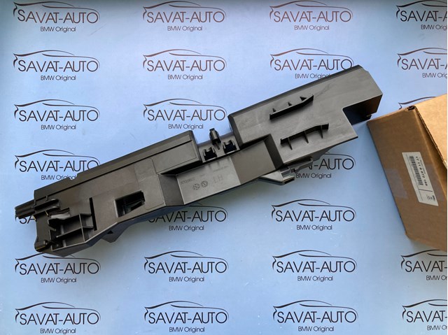 Кронштейн радиатора левый 17118572188 BMW