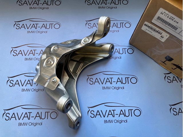 Кронштейн подушки (опоры) двигателя, правой 22116876216 BMW
