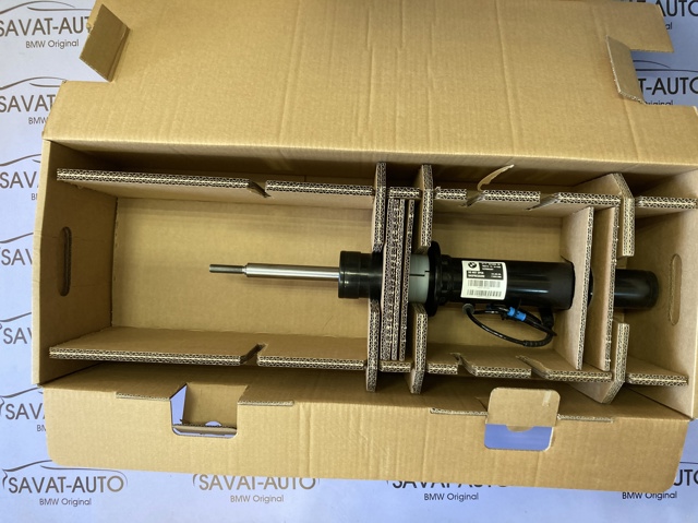 Амортизаторная стойка передняя правая 37106875084 BMW