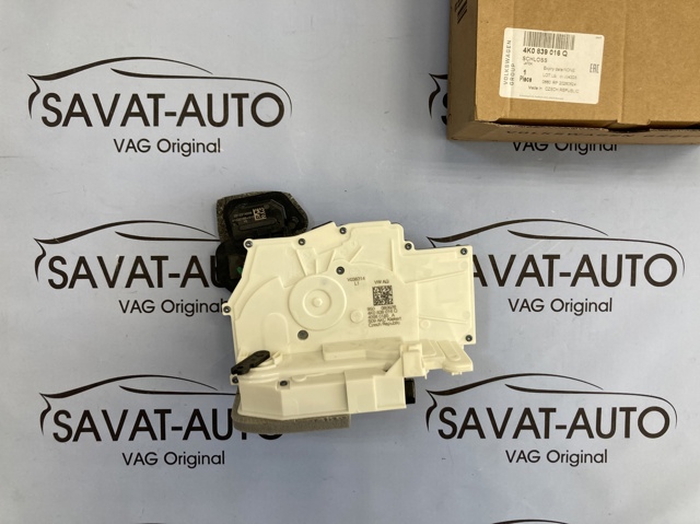 Замок задней правой двери  4K0839016Q VAG
