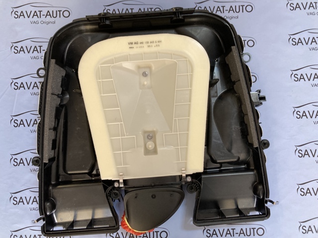 Корпус воздушного фильтра в сборе 4M0133835G VAG