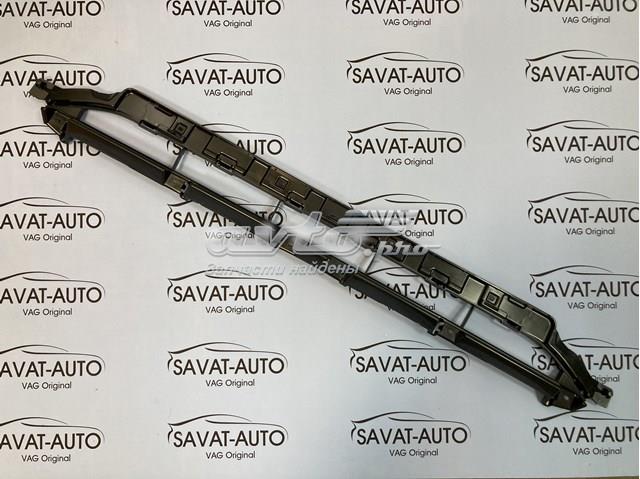 Решетка бампера переднего центральная 4M0807647B4W3 VAG