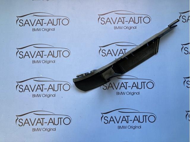 Кронштейн бампера переднего, правый 51117033706 BMW