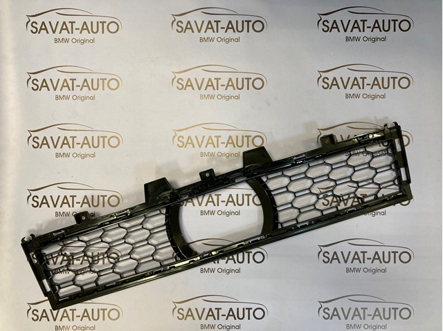 Решетка на бампер 51118069211 BMW