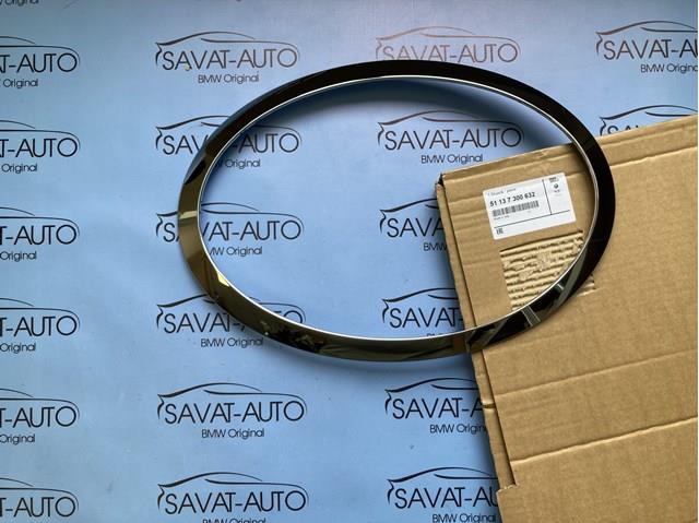 Рамка/облицовка фары правой 51137300632 BMW