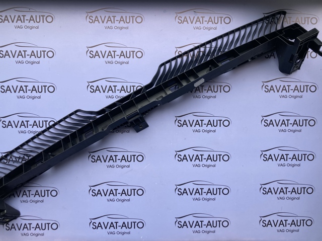 Направляющая переднего бампера 5NA805705H VAG