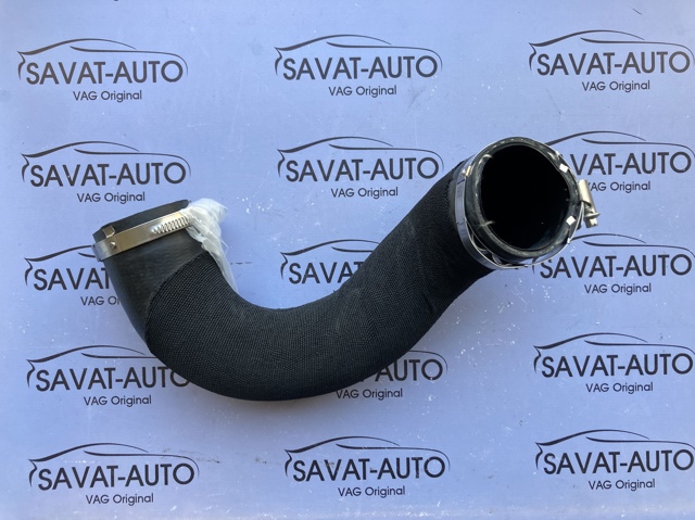 Патрубок интеркуллера 8R0145979A VAG