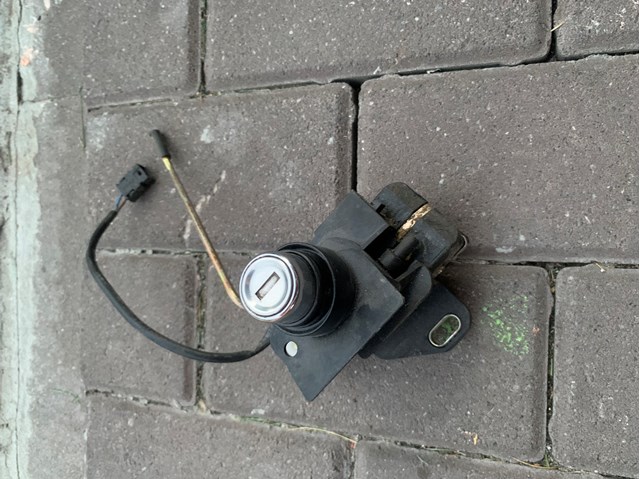 Замок задней двери A1247500284 MERCEDES