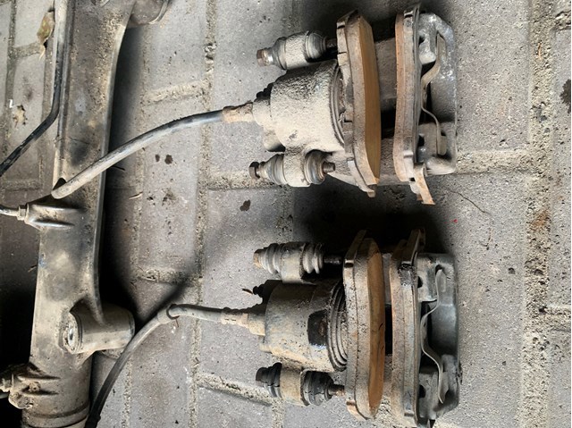 Задний правый суппорт Мерседес-бенц МЛ/ГЛЕ