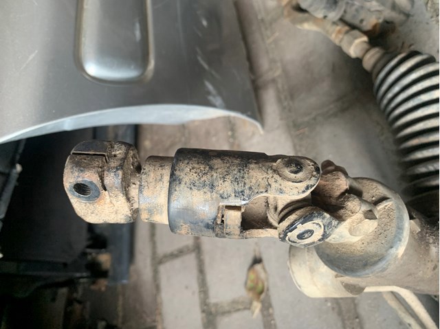 Вал рулевой колонки A1634600110 MERCEDES