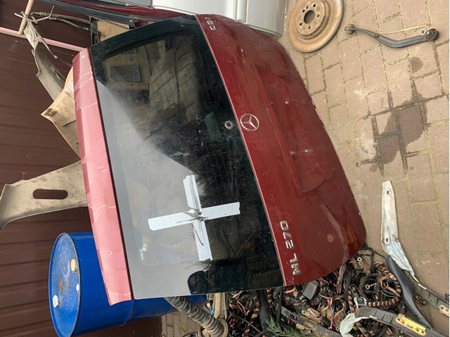 Дверь задняя багажная A1637401105 MERCEDES
