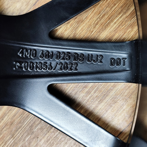 VAG 4M0601025 Диски колесные в наличии Ирпень