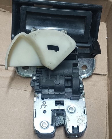 VAG 17A827505 Замок багажника в наличии Ужгород