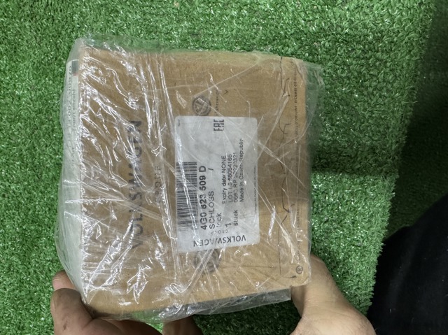 4G0823509D Замок капота купить Ирпень