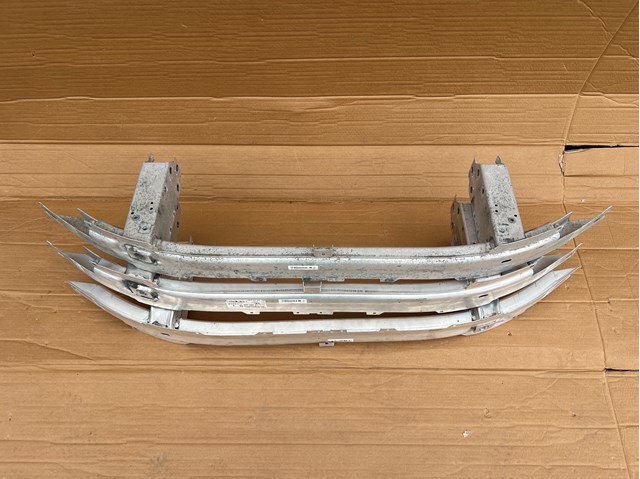 Шина бампера переднего 51117385288 BMW