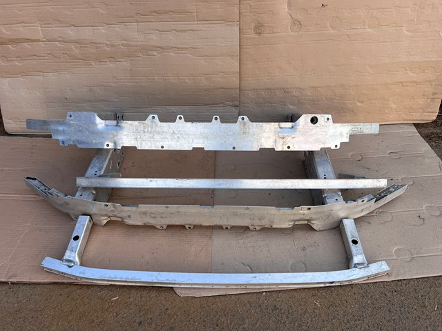BMW 51117399912 Усилитель бампера переднего в наличии Николаев