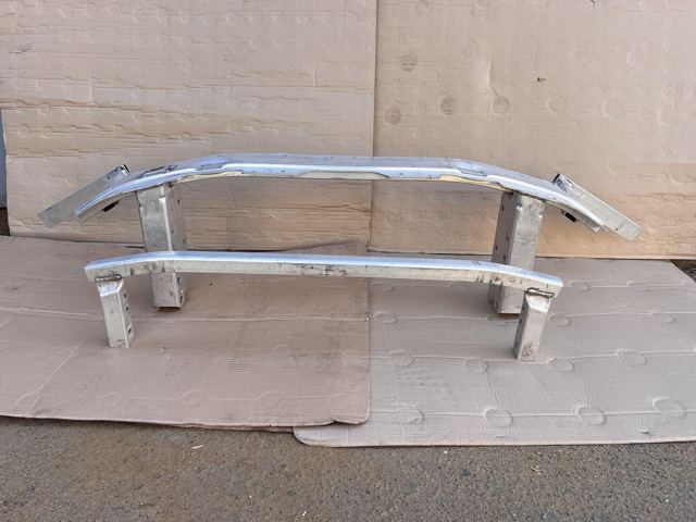 BMW 51117428246 Усилитель бампера переднего в наличии Ужгород