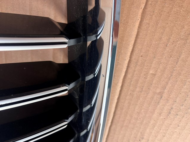 51139464218 BMW Решетка радиатора купить в Одесса