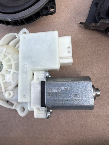 51358495868 BMW Мотор стеклоподъемника двери задней правой купить в Харьков