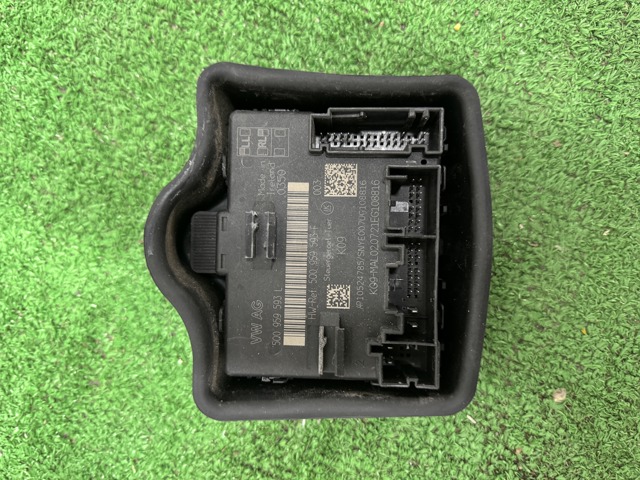 Блок комфорта передней двери 5Q0959593L VAG
