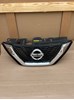 Nissan qashqai j11 17-21 решітка в сборі ( царапки )  62398hv80a