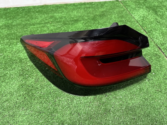 Задняя левая внешняя фара 63218493813 BMW
