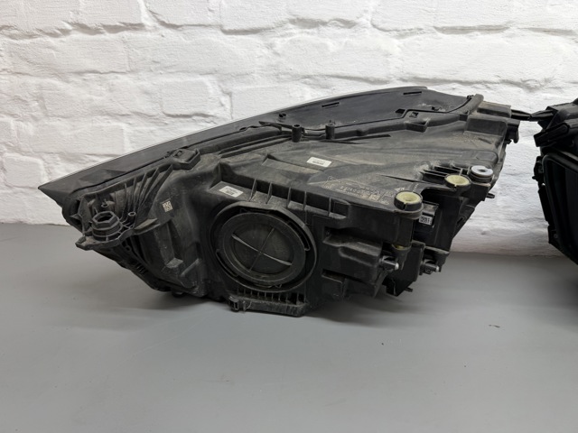 83A941774 VAG Фара правая купить в Запорожье
