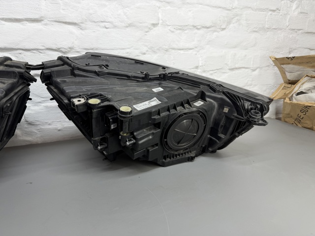 83A941774 Фара правая купить Черновцы