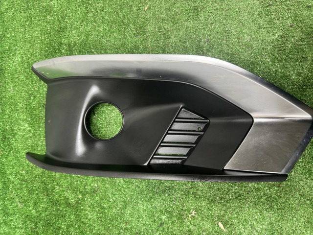 Решетка бампера переднего левая 8W0807681AK3Q7 VAG