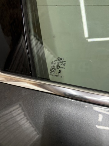 VAG 8W0831052C Дверь передняя правая в наличии Киев