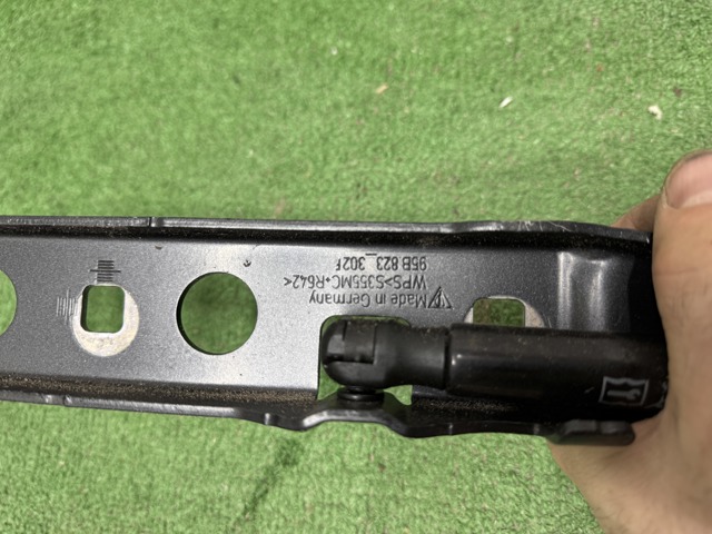 95B823302F PORSCHE Петля капота правая купить в Черновцы