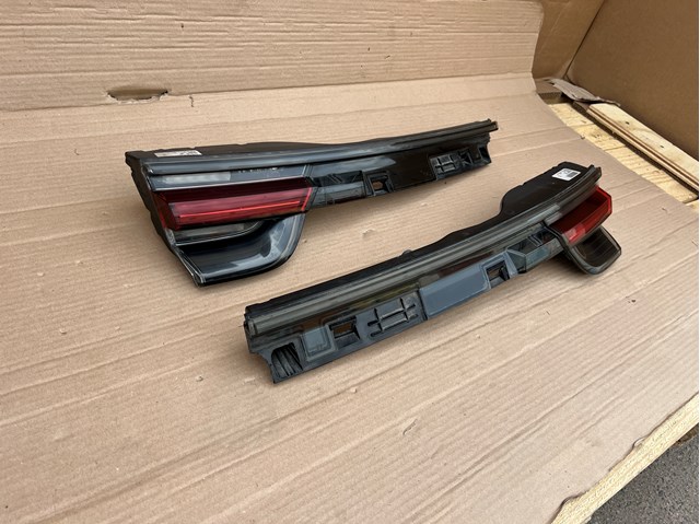 PORSCHE 973945208 Фонарь задний правый внутренний в наличии Ирпень