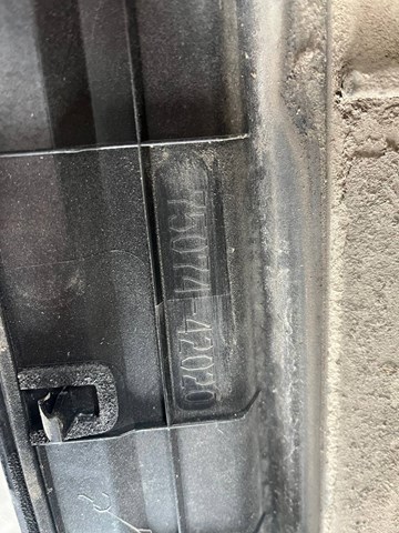 TOYOTA 7507442020 Молдинг двери передней левой нижний в наличии Тернополь