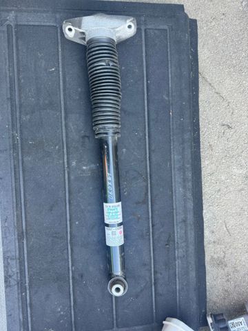 Амортизатор задней подвески 55307CV200 HYUNDAI