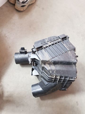 Коробка фильтра 165006196R RENAULT