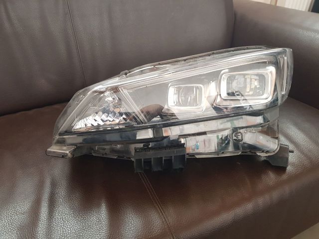 Фара основная левая 260605SH5A NISSAN