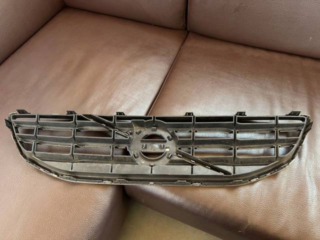 VOLVO 31353120 Решетка радиатора в наличии Днепр