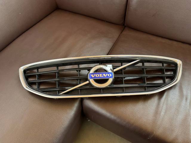 Решетка радиатора 31353120 VOLVO