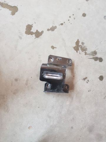 VOLVO 32244455 Стояк-крюк замка капота в наличии Полтава