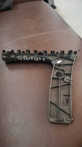 Направляющая заднего бампера, правая 4G9807454 VAG