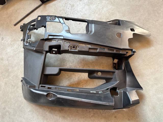 BMW 51118064968 Кронштейн крепления противотуманной фары правой в наличии Днепр